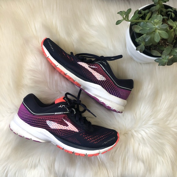 brooks brothers running shoes